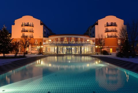 Property building, Swimming pool