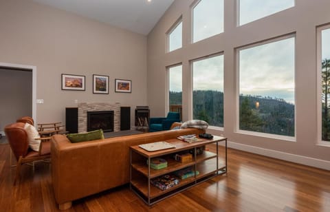 Aerial Ascent Yosemite House in Yosemite Park Way