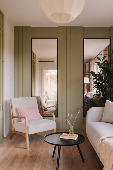 Communal lounge/ TV room, Living room