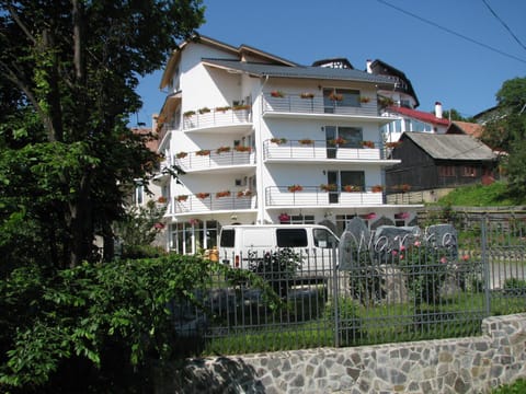 Facade/entrance, Street view