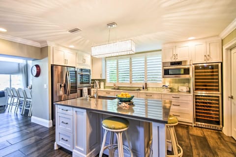 Expansive St Pete Beach Home Pool, Walk to Beach House in Tierra Verde