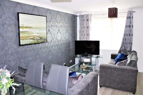 Communal lounge/ TV room, TV and multimedia, Living room, Lounge or bar, Seating area