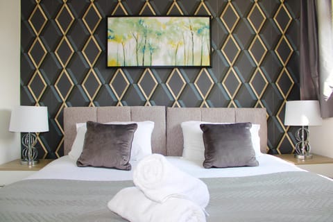 Bed, Bedroom, Family, Family