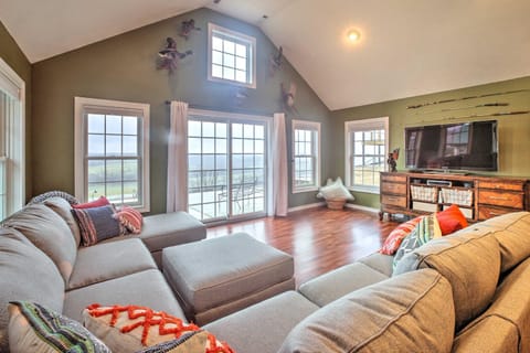 Riverfront Arkansas Retreat Near Fishing and Hiking! House in Cotter