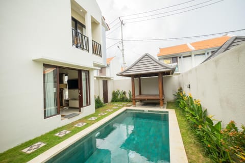 Property building, Swimming pool