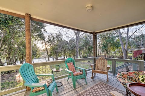 Riverfront Martindale House with 2 Covered Decks House in San Marcos