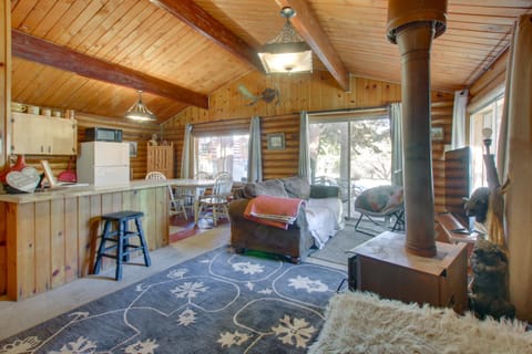 Walk to Lava Hot Springs Pools from Cozy Cabin! Cabin in Lava Hot Springs