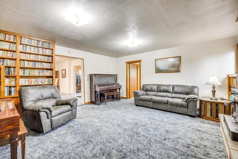 Charming Trinidad Home about 2 Mi to Main Street! House in Trinidad