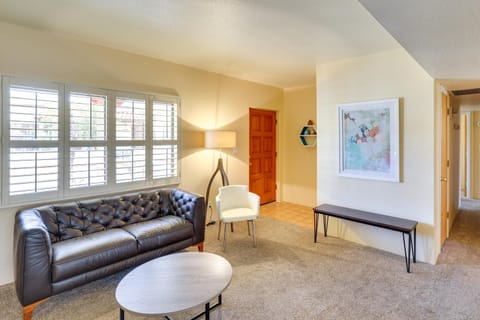 Bright Tucson Home with Patio By Rillito River Path! House in Catalina Foothills