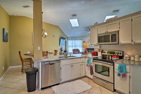 Pet-Friendly Amelia Island Home about 1 Mi to Beach! House in Fernandina Beach