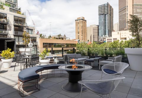 Patio, Garden, Balcony/Terrace, Photo of the whole room, Dining area, City view, Garden view, Alcoholic drinks, Non alcoholic drinks