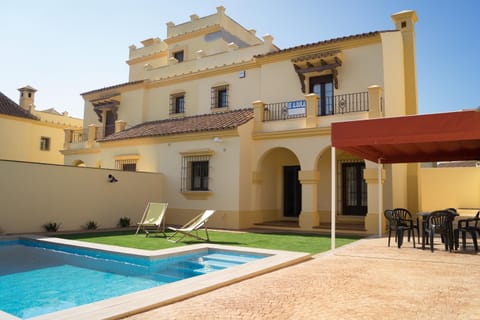 Property building, Swimming pool, Swimming pool