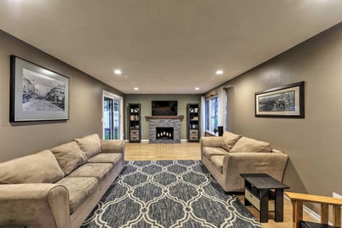 Game Room Fun! Medford Family Retreat House in Medford