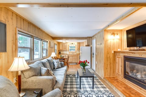 Cozy Island Park Getaway By ATV Trails and Reservoir House in Island Park