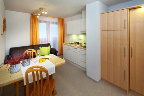 Kitchen or kitchenette, Decorative detail