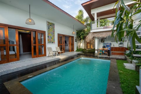 Property building, Day, Garden, Garden view, Pool view, Swimming pool