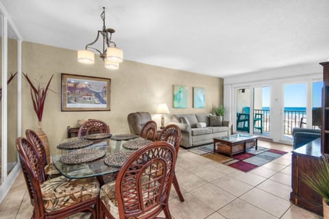 Sugar Beach C-17 (2/2) House in Lower Grand Lagoon