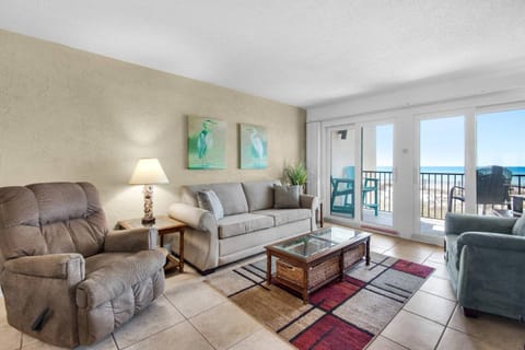 Sugar Beach C-17 (2/2) House in Lower Grand Lagoon