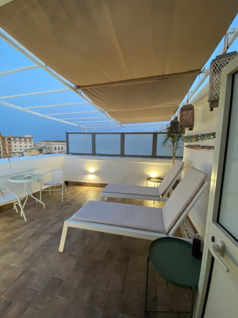 View (from property/room), Balcony/Terrace, Dining area, Sea view