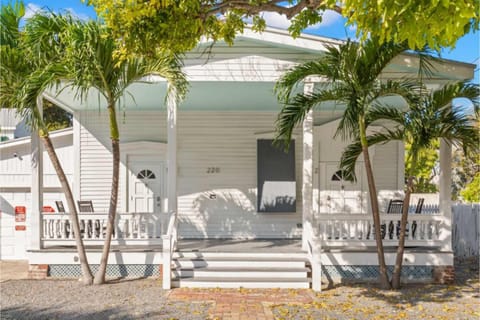 The Mesa House-Close to Duval! House in Key West
