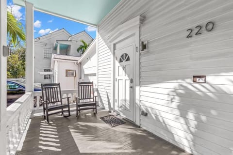 The Mesa House-Close to Duval! House in Key West