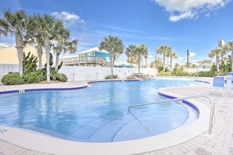 Resort Amenities Beachfront Panama City Condo! Apartment in Long Beach
