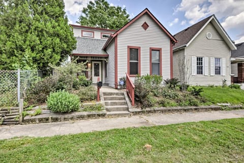 Updated Indianapolis Home, Walk to Lucas Oil! House in Indianapolis