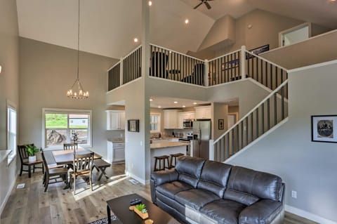 Heart of Black Hills Home by Mickelson Trail! House in Hill City