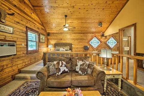 Secluded Studio 1 mi to Thorncrown Chapel House in Eureka Springs