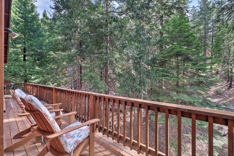 Walk to Big Trees State Park Cabin with Deck! Cabin in Dorrington