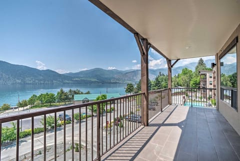 Lake Chelan Condo, Walk to Brewery and Wineries Apartment in Manson
