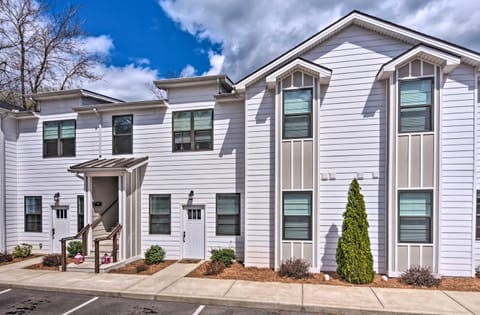 Updated Apt 1 Mi to Western Kentucky University! Apartment in Bowling Green