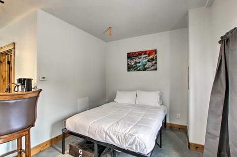 Contemporary Studio, Walk to Lava Hot Springs Apartment in Lava Hot Springs