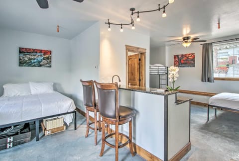 Lovely Lava Hot Springs Studio, Walk to Pools Apartment in Lava Hot Springs