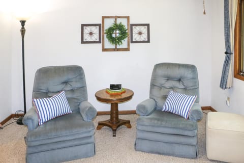 Fishermens Paradise with Fire Pit on Rice Lake! House in Rice Lake