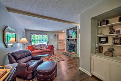 Waterfront Lake Barkley Home with Deck and Fire Pit! House in Lake Barkley