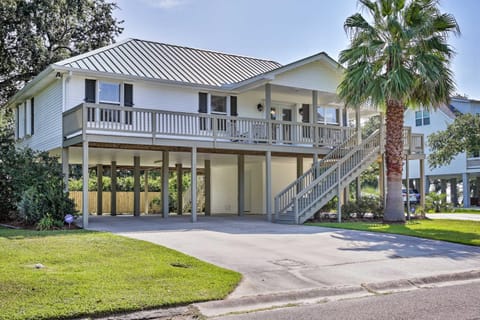 The Palm Bay St Louis Home - Walk to Beach! House in Waveland