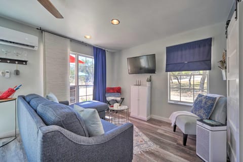 Family Friendly Hill Country Home 13 Mi to Lake! Apartment in New Braunfels