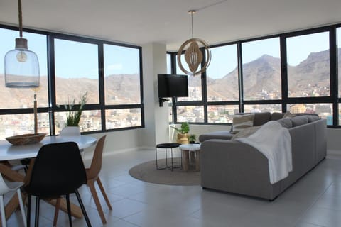 City view, Mountain view, Sea view