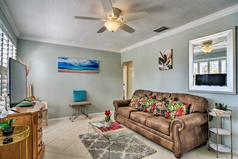 Bayside Pad with Pool Access and Dock half Mi to Beach House in Indian Rocks Beach