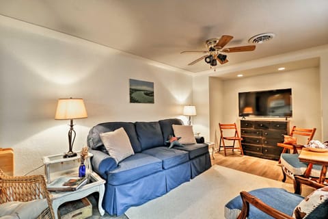 Ottawa Lake Home with BBQ and Patio, 15 Mi to Toledo House in Ohio