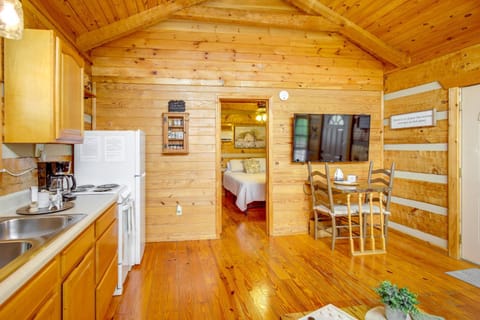 Rivers View - Cherokee Lake Cabin with Fire Pit! Cabin in Cherokee Reservoir