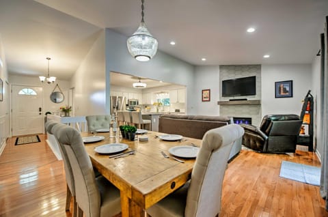 Less Than 2 Mi to the Big House Family-Friendly Home! House in Ann Arbor