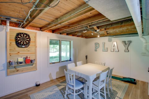 Updated Home with Deck 2 Mi to Sister Bay Beach! House in Door County