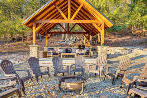Hot Tub, Grill and Mtn Views! Benezette Cabin Cabin in Allegheny River