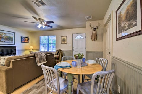 Utopia Family Home, 2 Blocks to Utopia Park! House in Utopia