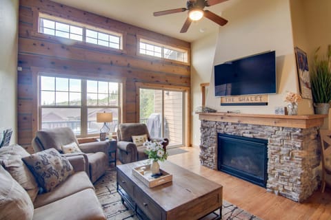 Winter Park Chalet with Hot Tub and Free Shuttle! House in Fraser