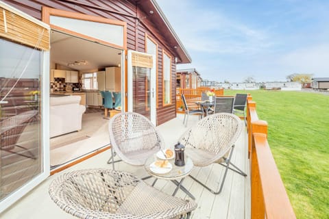 Property building, Natural landscape, View (from property/room), Balcony/Terrace