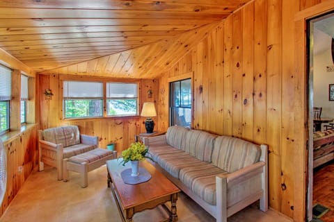 Center Ossipee Pet-Friendly Cottage with Dock! House in Ossipee Lake