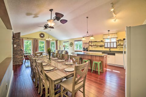 Remodeled House with Deck in Massanutten Resort House in Massanutten